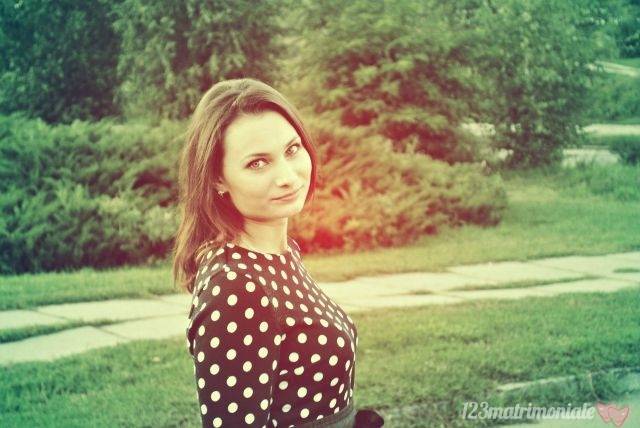 foto cu fete roscate si ochi albastri