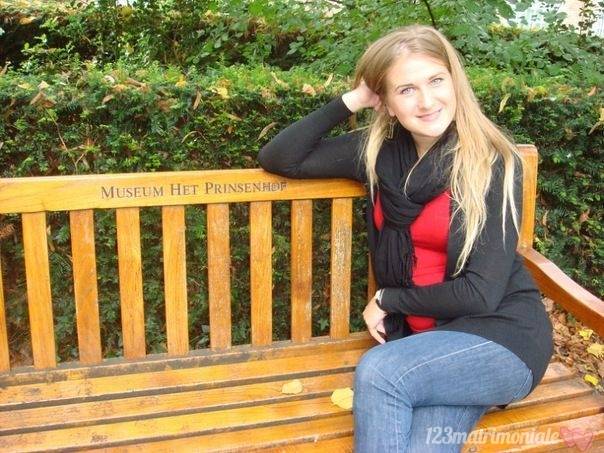 de ce place sa citim carti