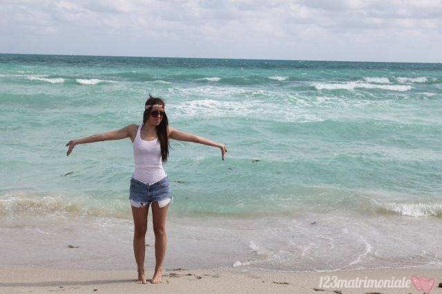 caut femei din mrdgidia singure