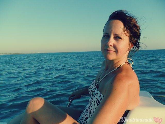 futai tare cu bruneta