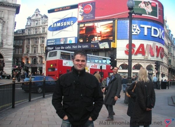 tanara filmata pe ascuns face sex