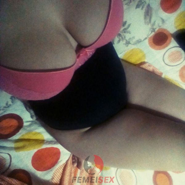  el va fi gata pentru ca o sa-l tachinez in seara asta, asa ca el isi explodeaza o multime de esperma fierbinte si lipicioasa in pasarica mea stransa