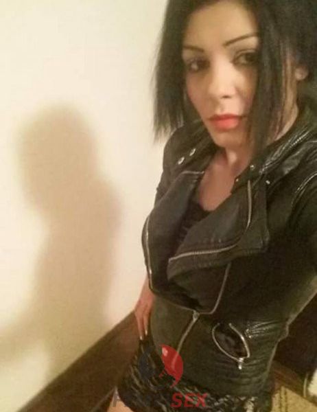 fete curve din suciava