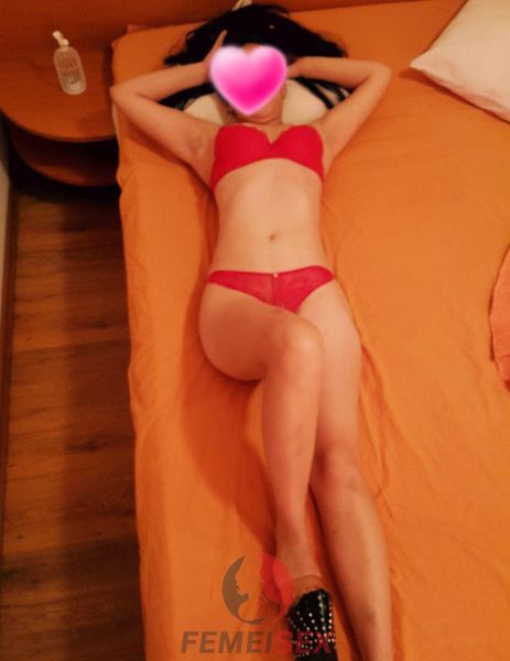 anunturi cu femei stapane care se pisa